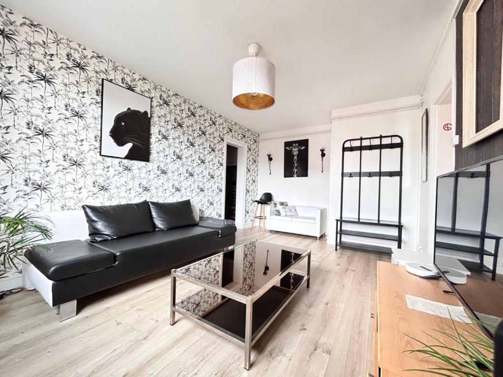 Tour D'Auvergne - Appartements En Plein Centre Ville, Proche De La Cathedrale Et De La Place De Jaude Clermont-Ferrand Extérieur photo